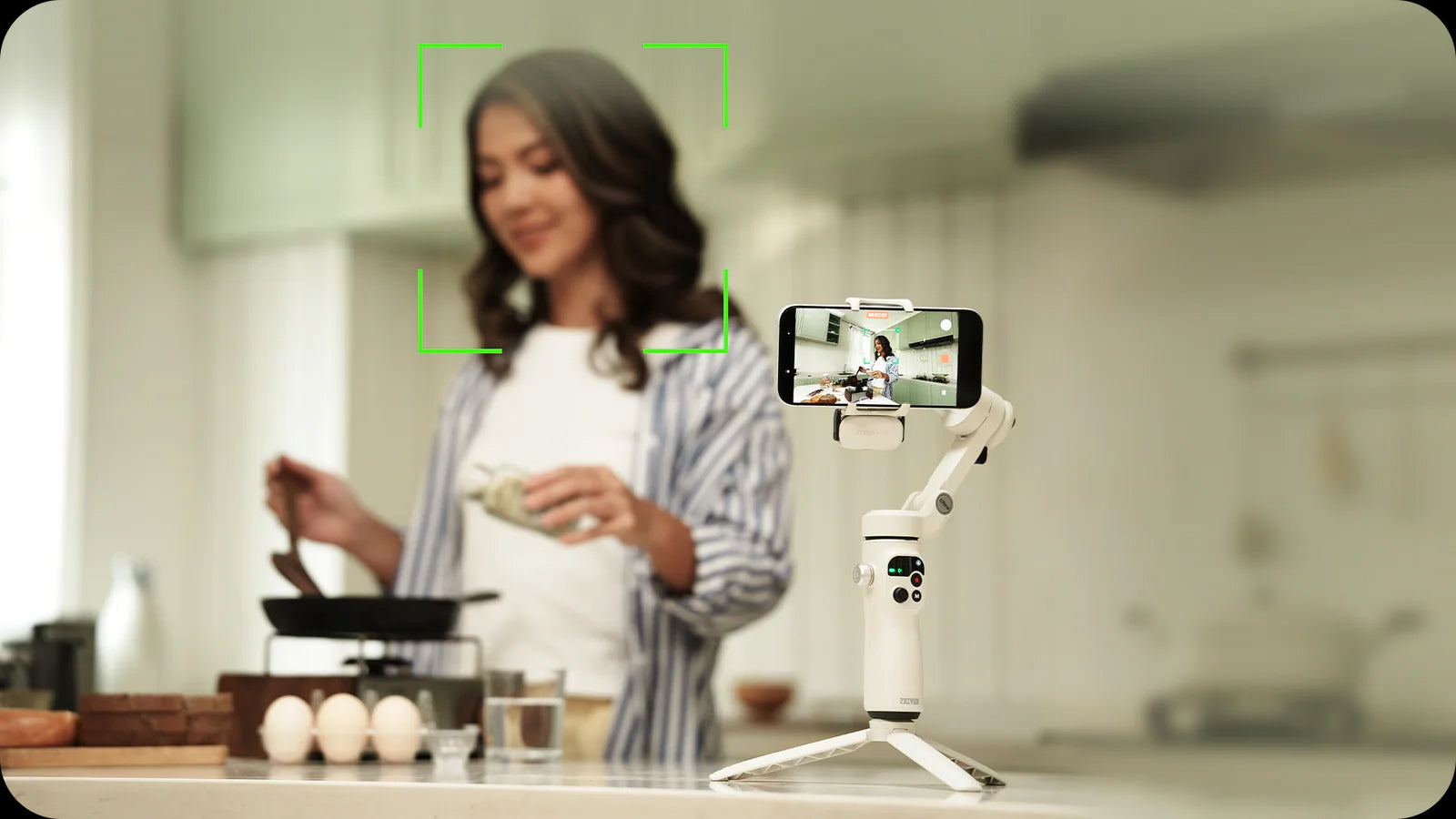 Top 5 Features of ZHIYUN's Smooth Q5 Ultra Every Creator Should Know