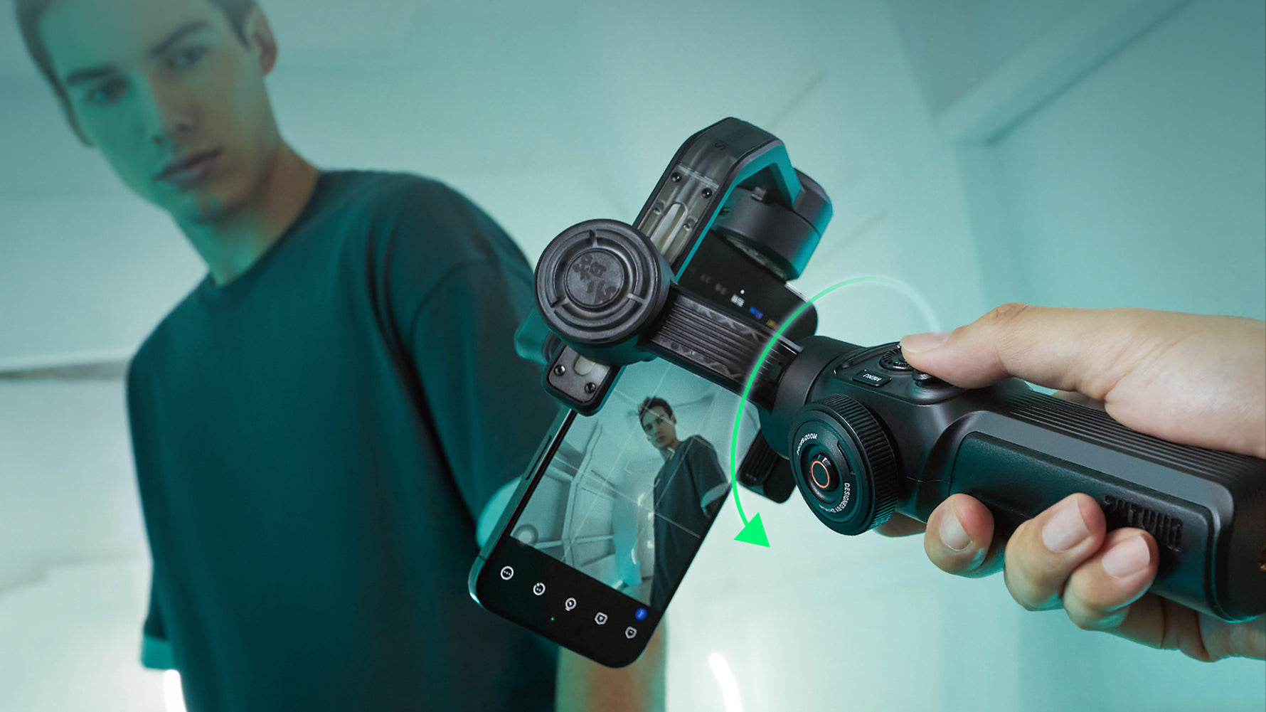 From Gesture Control to Built-In Lighting A Deep Dive into ZHIYUN Smooth 5S AI