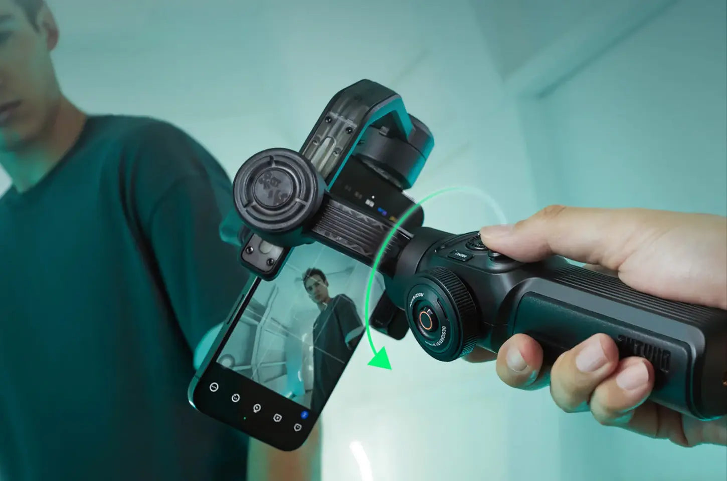 From Gesture Control to Built-In Lighting A Deep Dive into ZHIYUN Smooth 5S AI