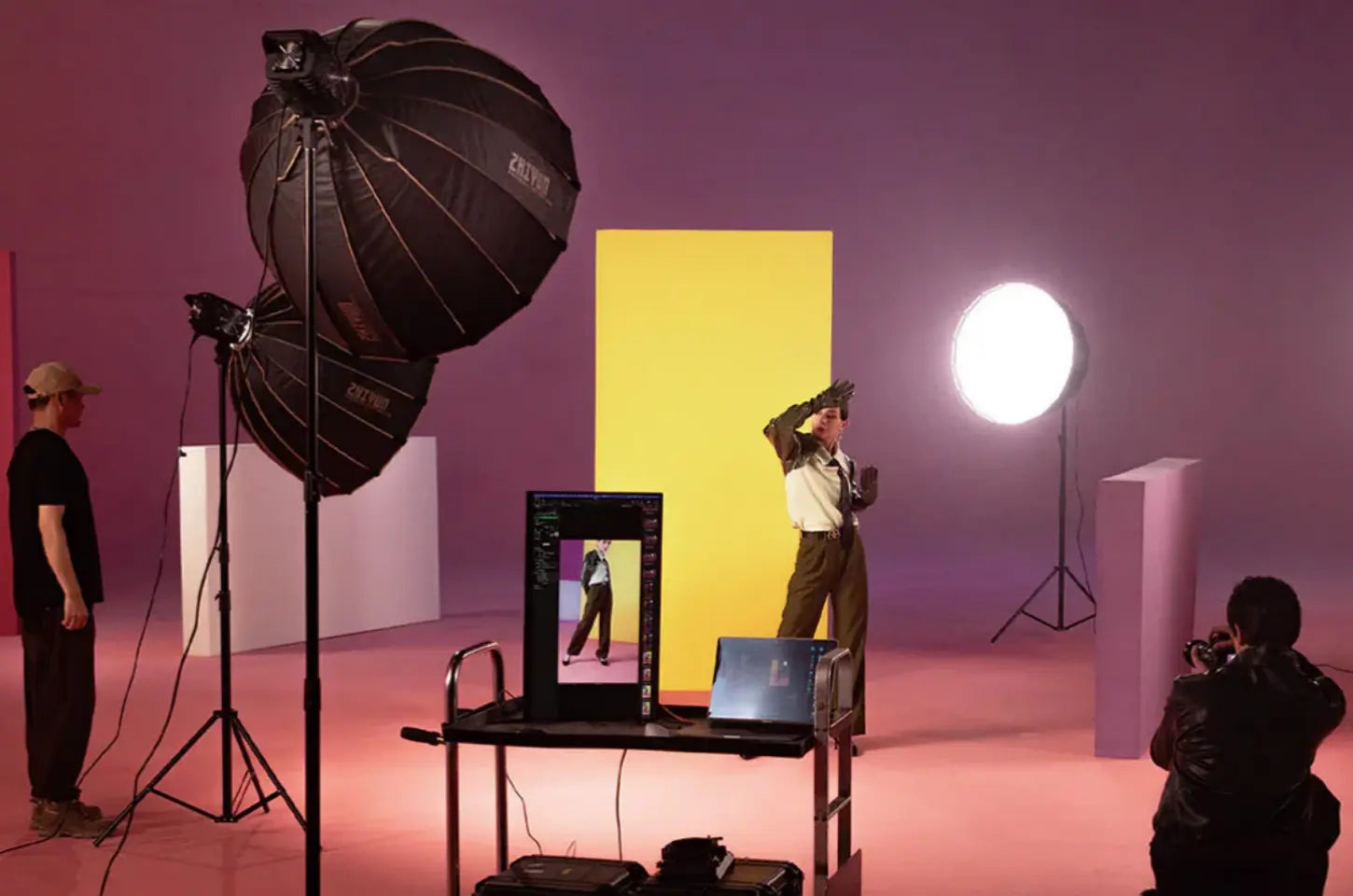 Zhiyun X200 RGB vs B500: Which High-Power Video Light Is Right for You?