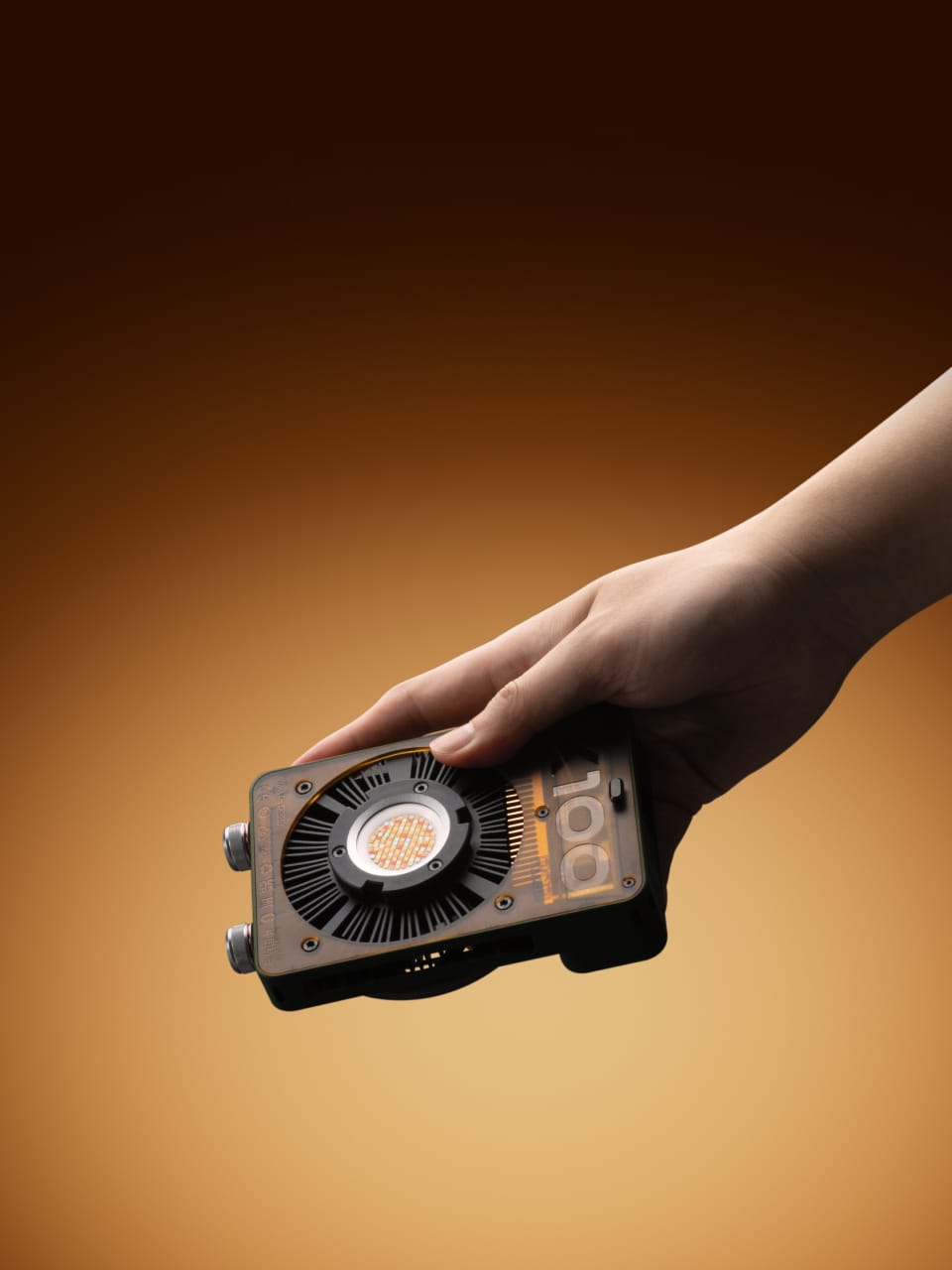 Kompakt tasarım ve tek elle kontrol